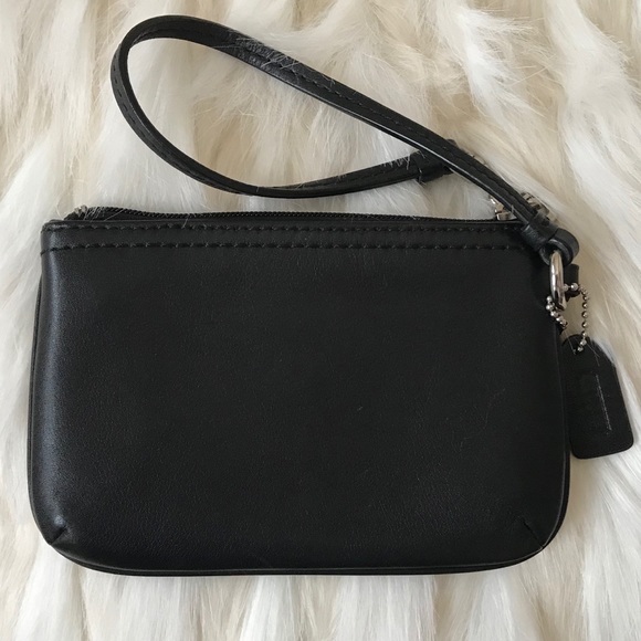 Black Leather Coach Wristlet👜 - Picture 2 of 2